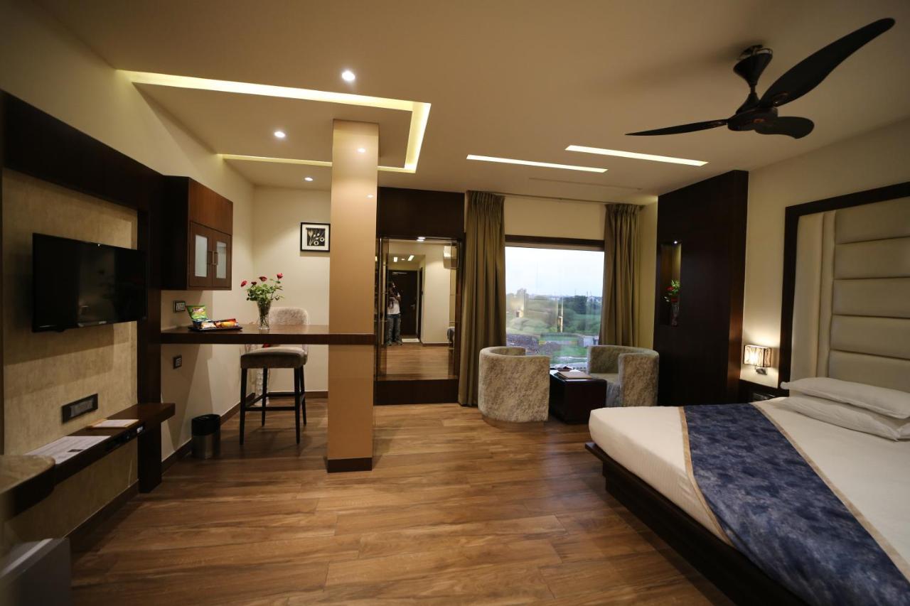 Hotel Prince Viraj Jabalpur Exterior foto